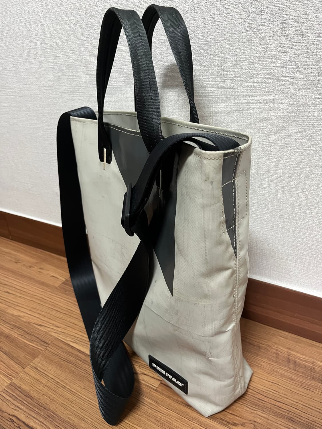 Freitag 리랜드 회흰 팝니다 상품이미지3