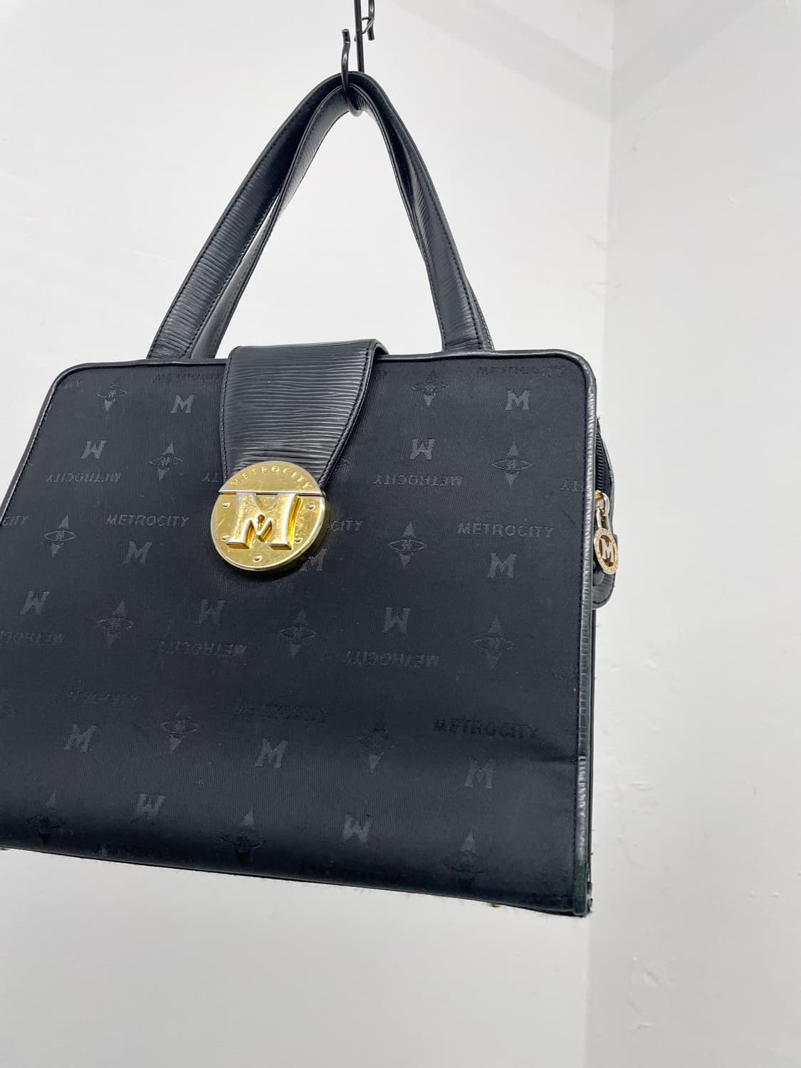 메트로시티 로고 금장 토트백 상품이미지6