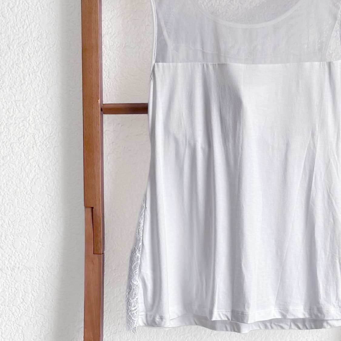 [ANDRÉ KIM] 레이스 시스루 슬리브리스 탑 상품이미지9