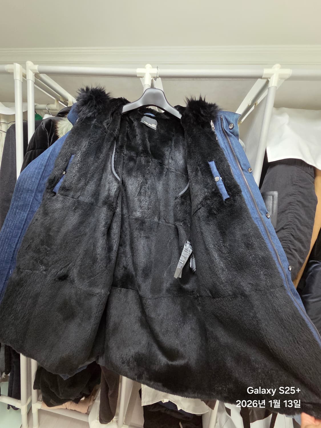 이브살로몬 데님패딩 내피 토끼털 상품이미지4