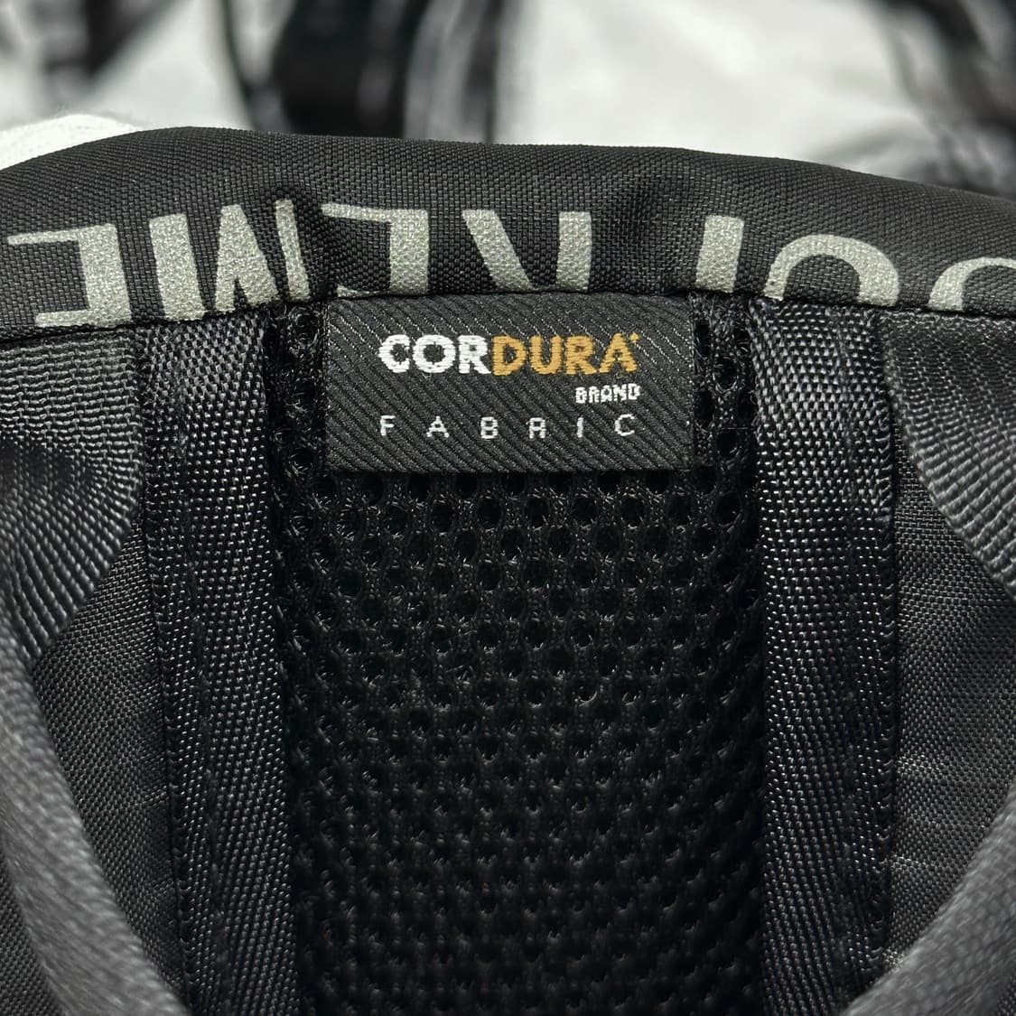 16FW 슈프림 3M 리플렉티브 백팩 상품이미지4