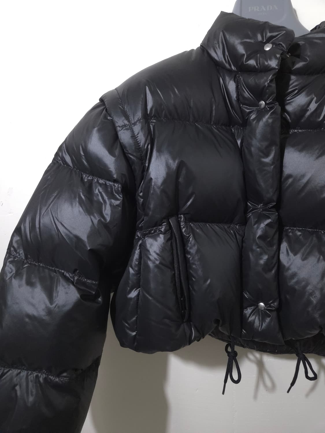 [새상품급] 프라다 여성 컨버터플 크롭 다운 패딩 38Size 상품이미지2