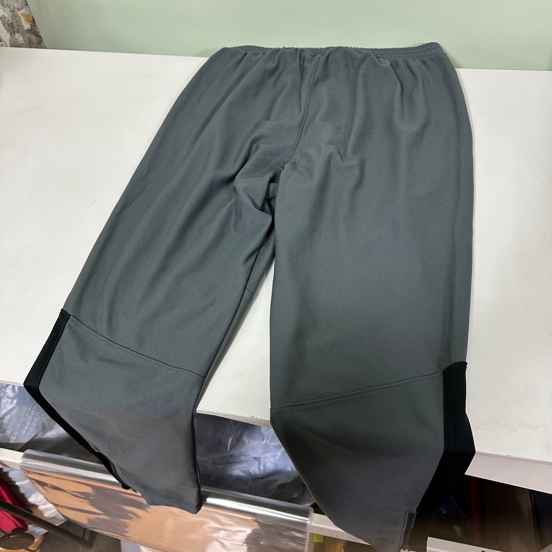 L 언더아머 진그레이 기본로고 머슬핏 밴딩 헬스 트레이닝팬츠 상품이미지5