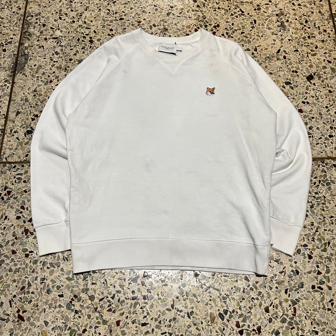 메종키츠네(Maison Kitsune) 화이트 폭스 헤드 맨투맨 상품이미지1