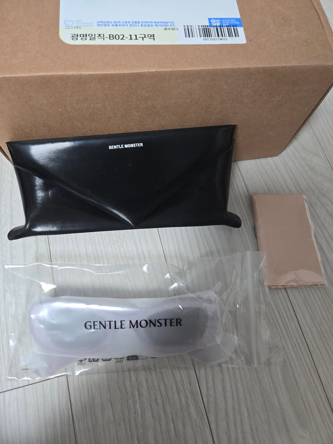 젠틀몬스터 탐부 선글라스  상품이미지1