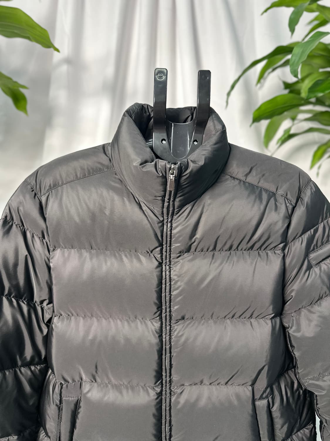 프라다 트라이앵글 다운패딩 52 상품이미지2