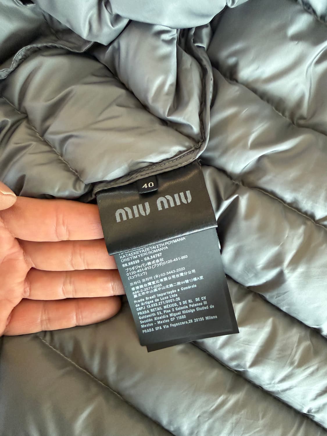 미우미우 라이트웨이트 퐁제 다운자켓 상품이미지4