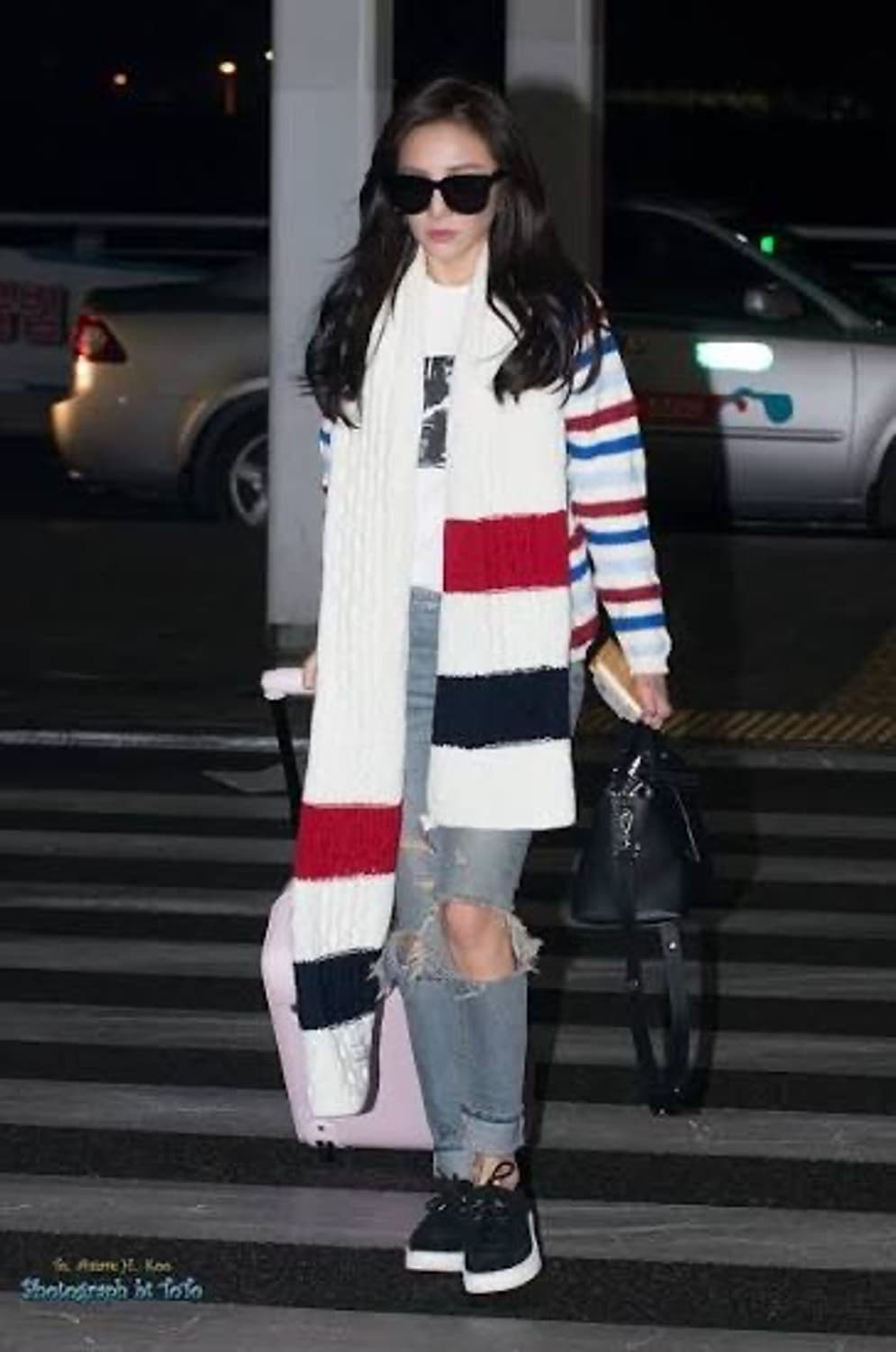 톰브라운 머플러 상품이미지1