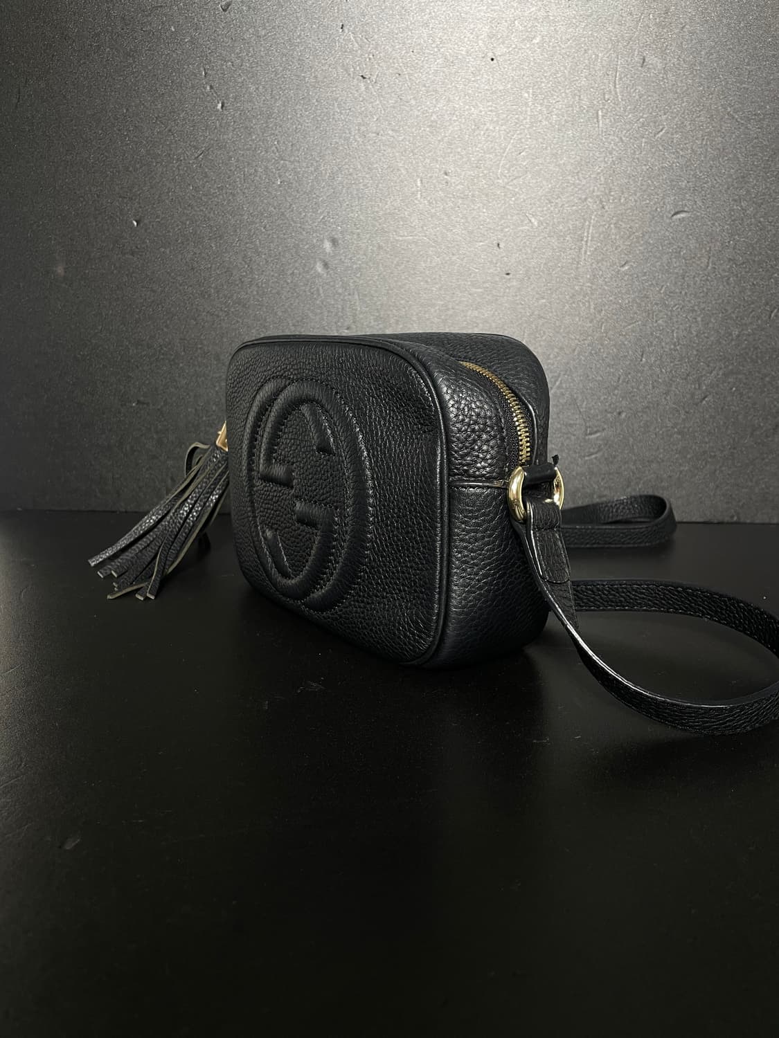 GUCCI 구찌 소호 카프스킨 레더 테슬 디스코백 상품이미지3