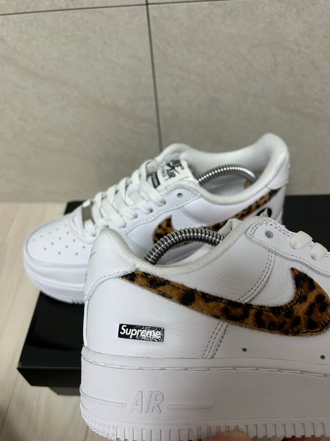 (245) 나이키x슈프림x굿이너프 에어포스1 상품이미지5