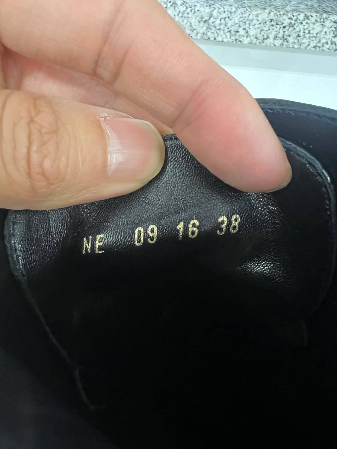 정품) 디올 블랙 레더 미션 앵클부츠 38 상품이미지8