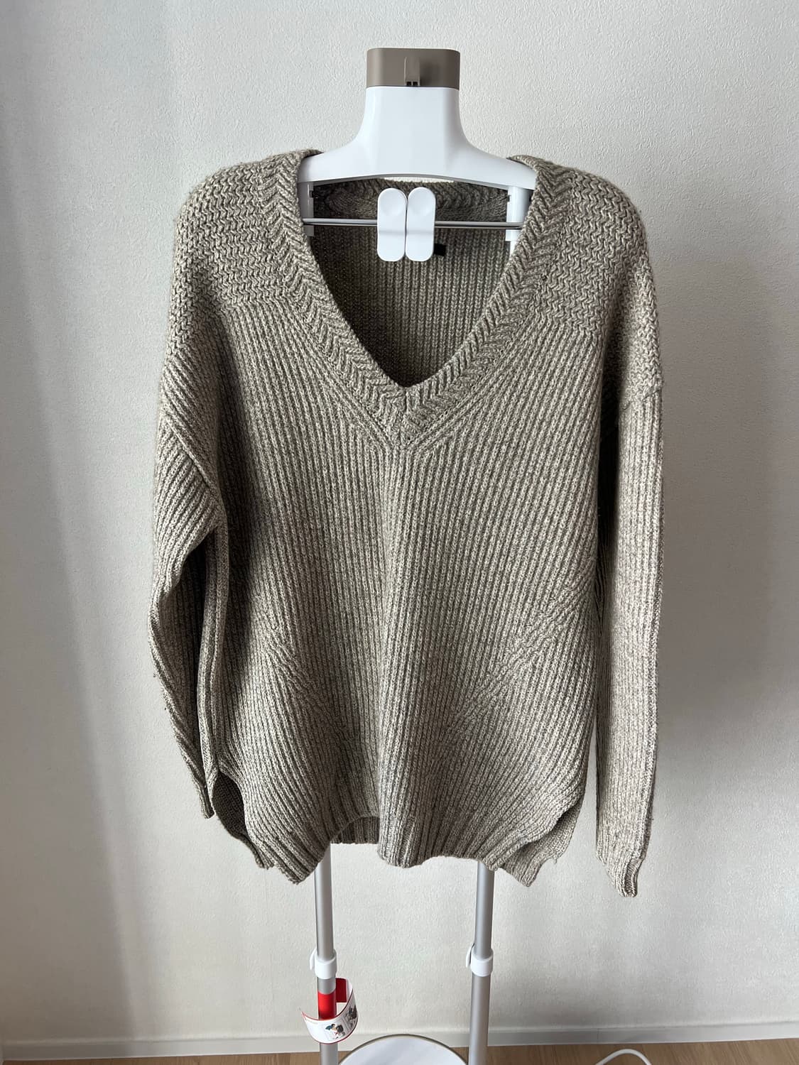 모마디자인 / 브이넥 니트 / 100 상품이미지1