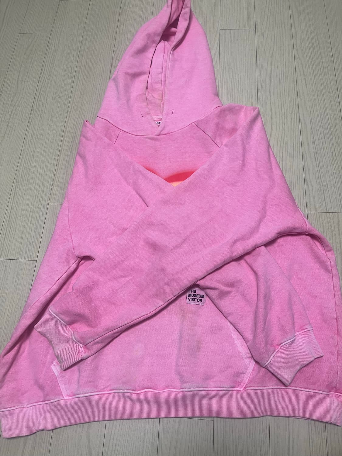더뮤지엄비지터 후드티 핑크색  상품이미지5
