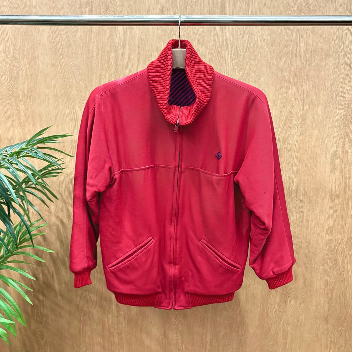 크리스찬 디올 블루종 자켓 골지 카라 히든 포켓 로고 자수 디테일 레드 상품이미지1