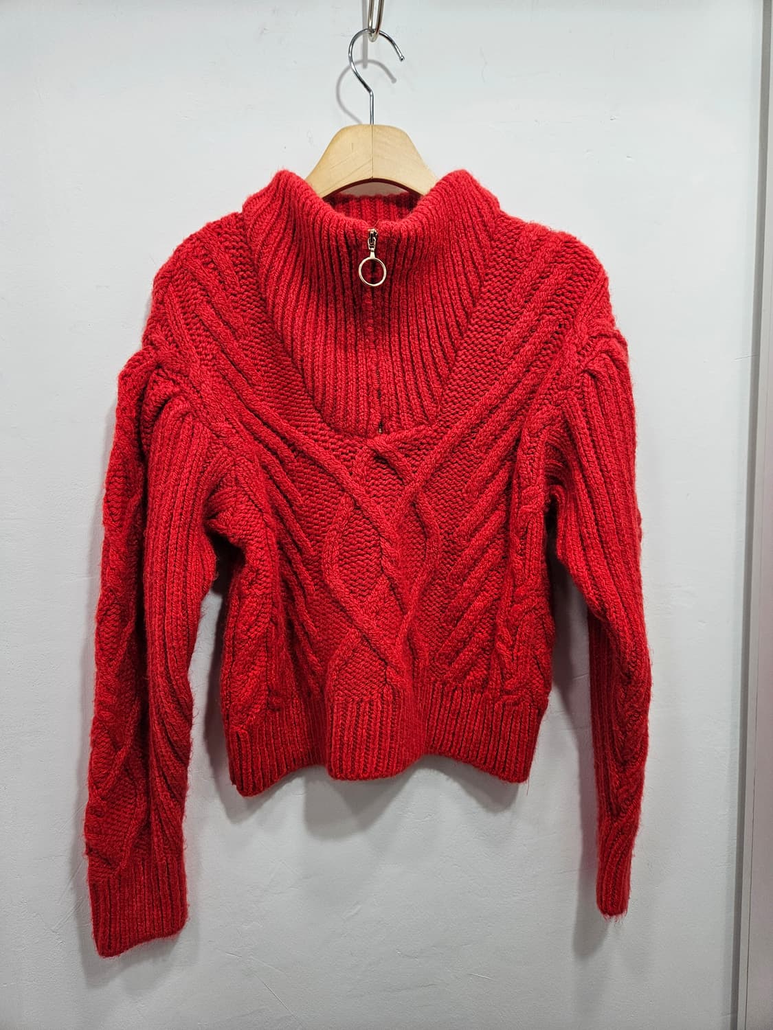 망고(MNG  Mango) 빨간색 케이블 니트 S 상품이미지9