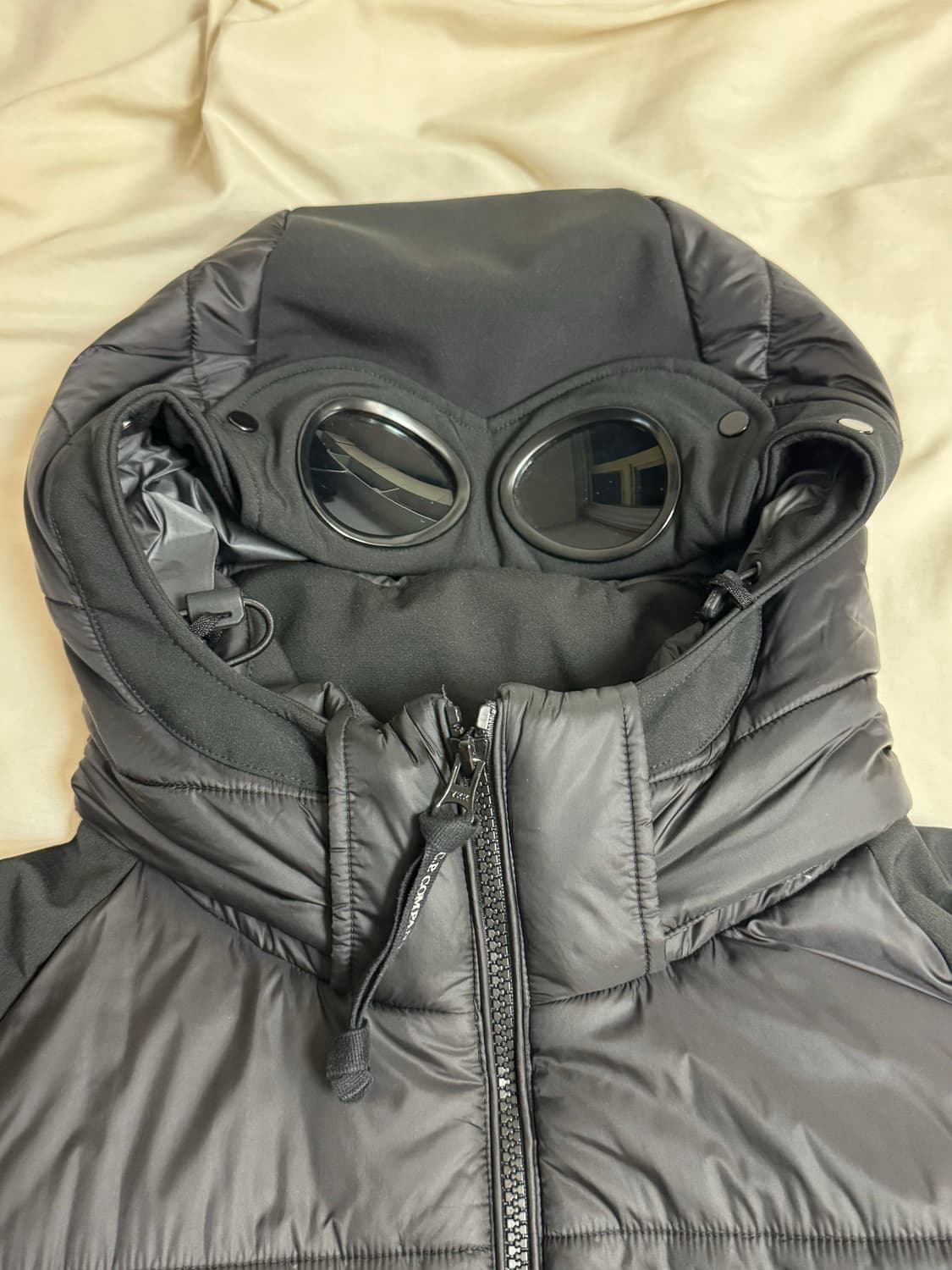 Cp컴퍼니 고글 쉘 패딩 자켓 블랙 52사이즈 상품이미지3