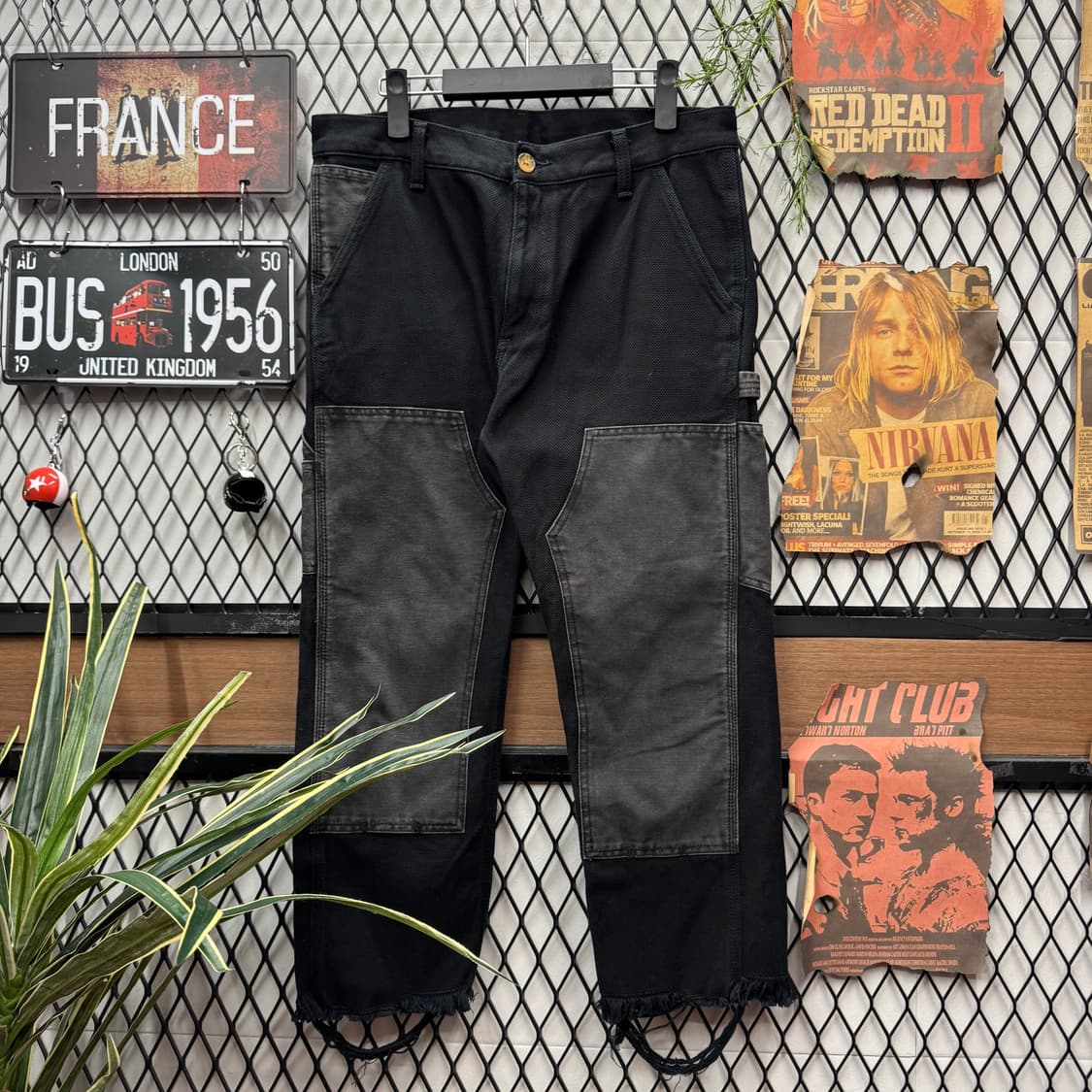 칼하트 윕 더블니 워크 팬츠 후면 포켓 로고 포인트 블랙 그레이 상품이미지1