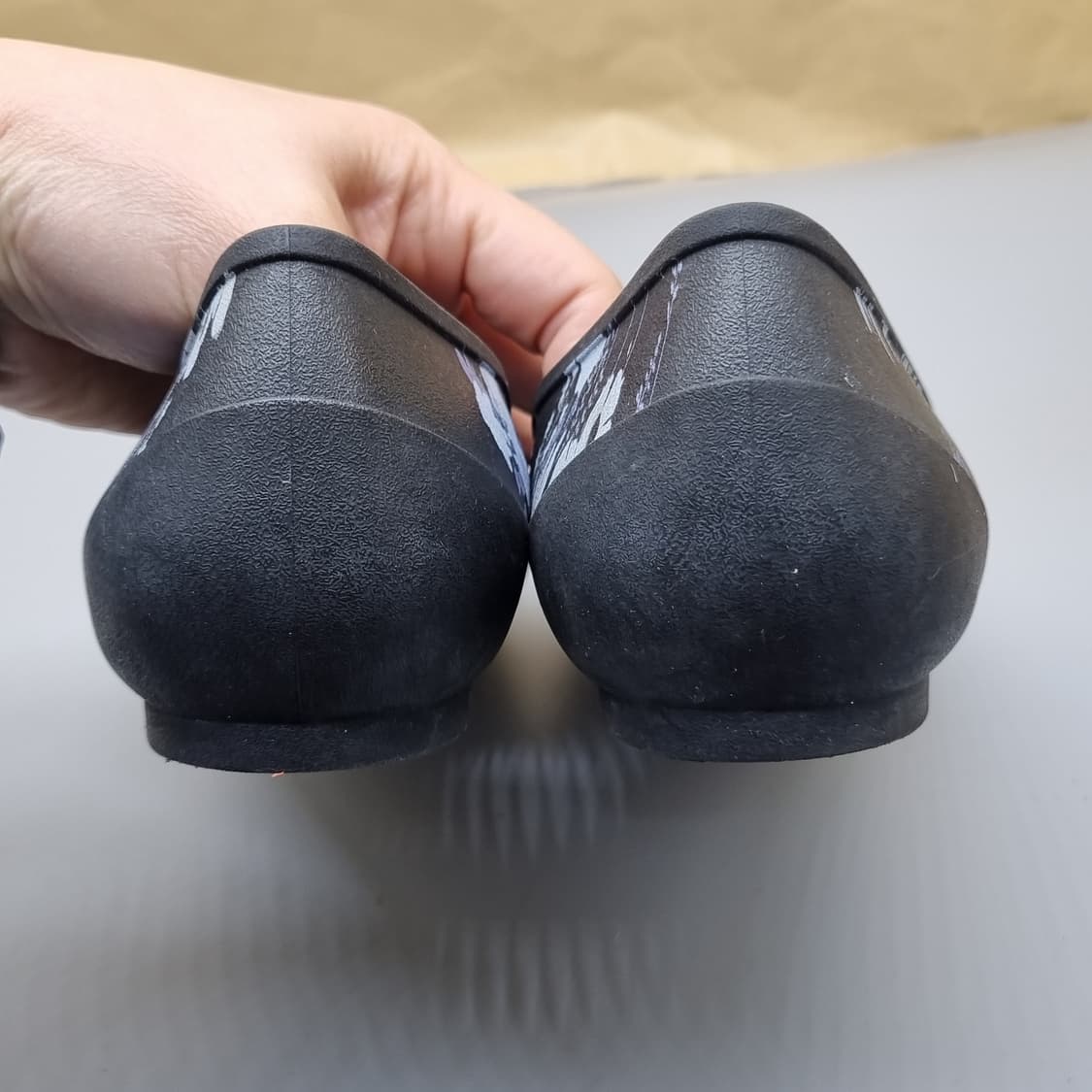 크록스 이브그래픽 플랫슈즈 w7 240 상품이미지4