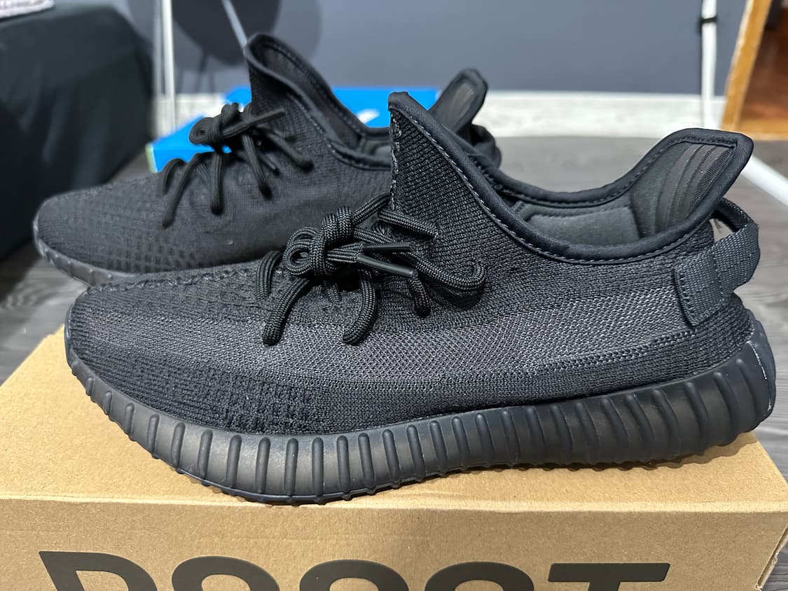 이지부스트 350 v2 오닉스 팝니다. 상품이미지2