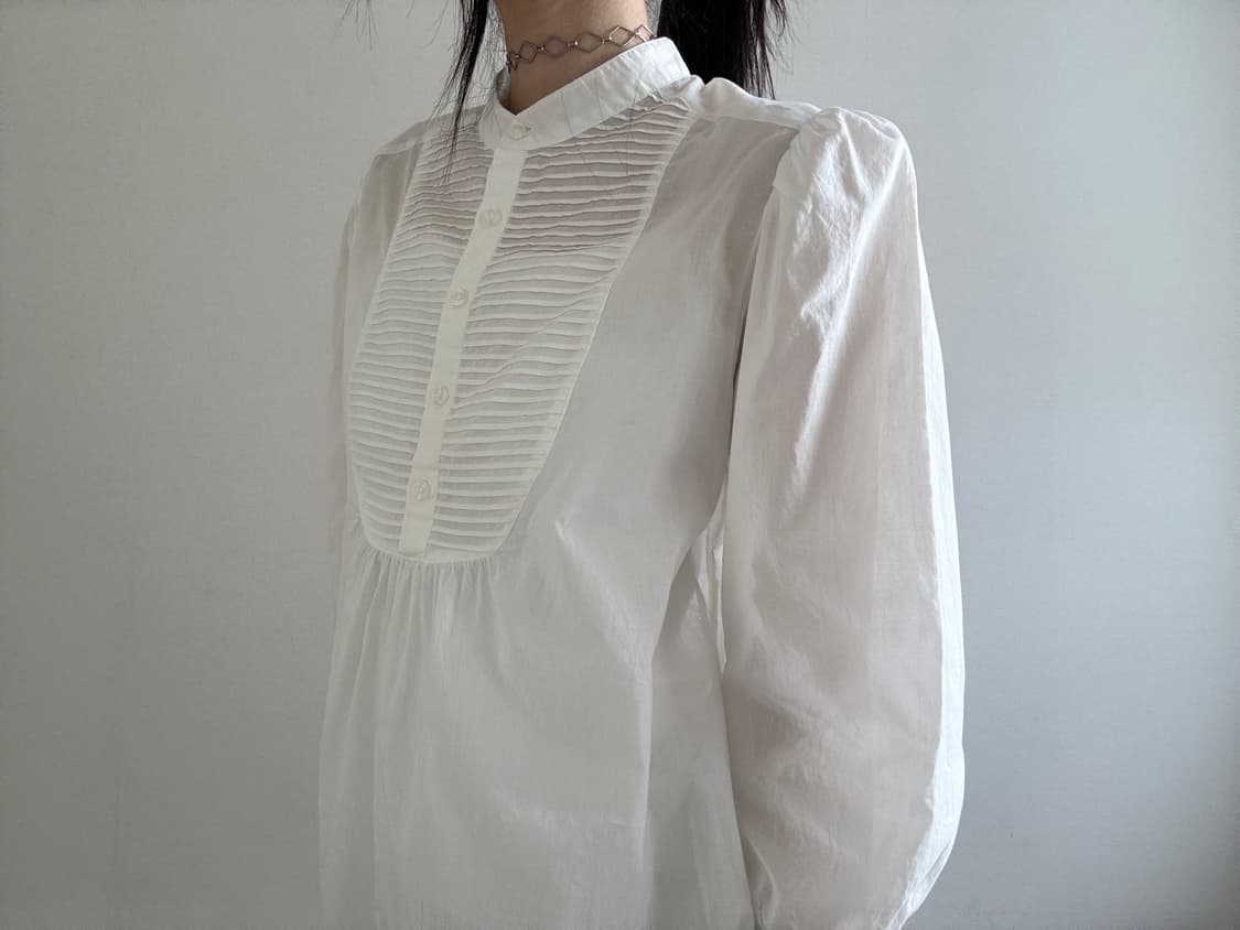 white blouse, pintuck detail 상품이미지1