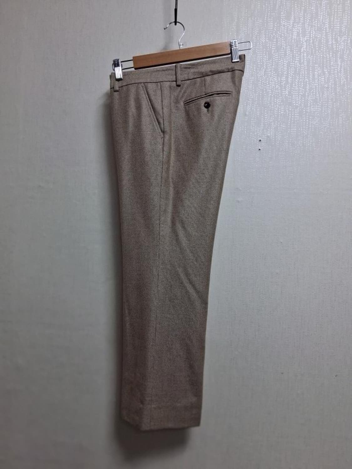 일본판 아쿠아스큐텀 실크혼방 순모 슬랙스 울팬츠 28인치

원산지 일본
 상품이미지3