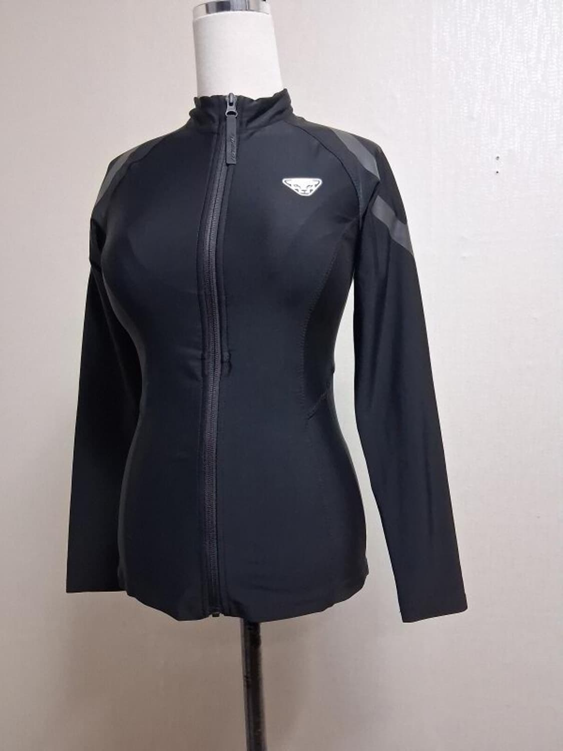 DYNAFIT 여성 트랙져지탑 44반정도 표기85CM S
신체치수 가슴 상품이미지1