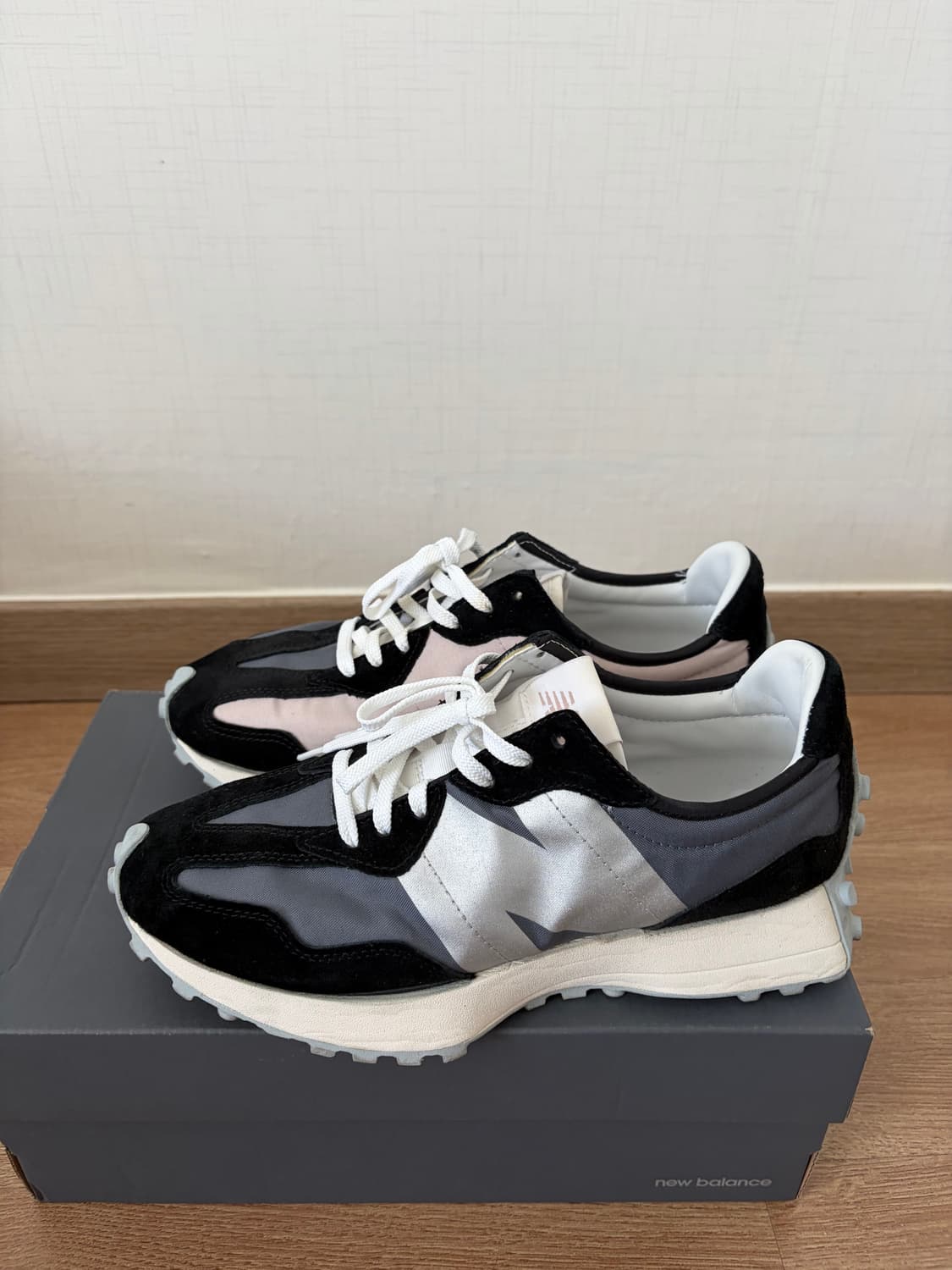 뉴발란스 327 제리로렌조 착용 피어오브갓 상품이미지3