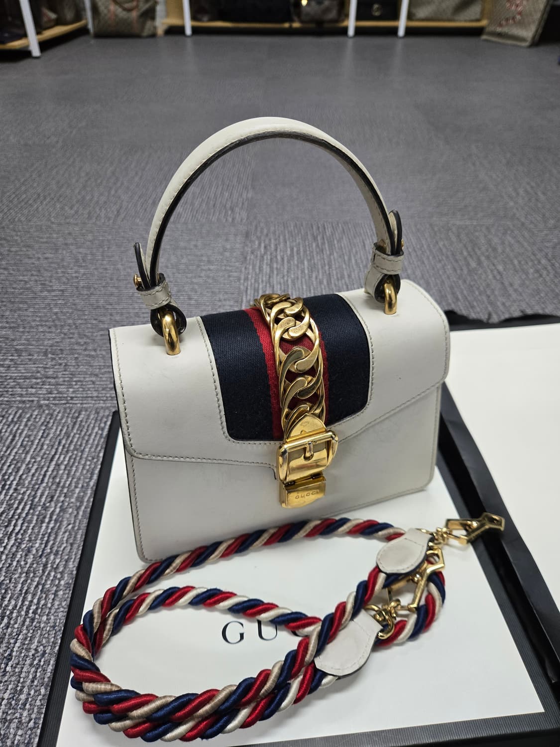 [특가][정품]구찌 실비백 화이트 상품이미지1