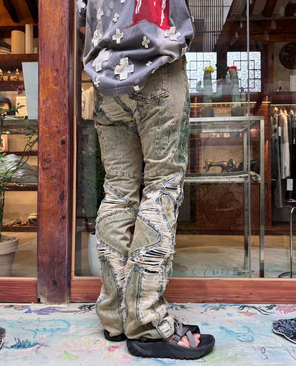 Who desides war embroidery jean 상품이미지6