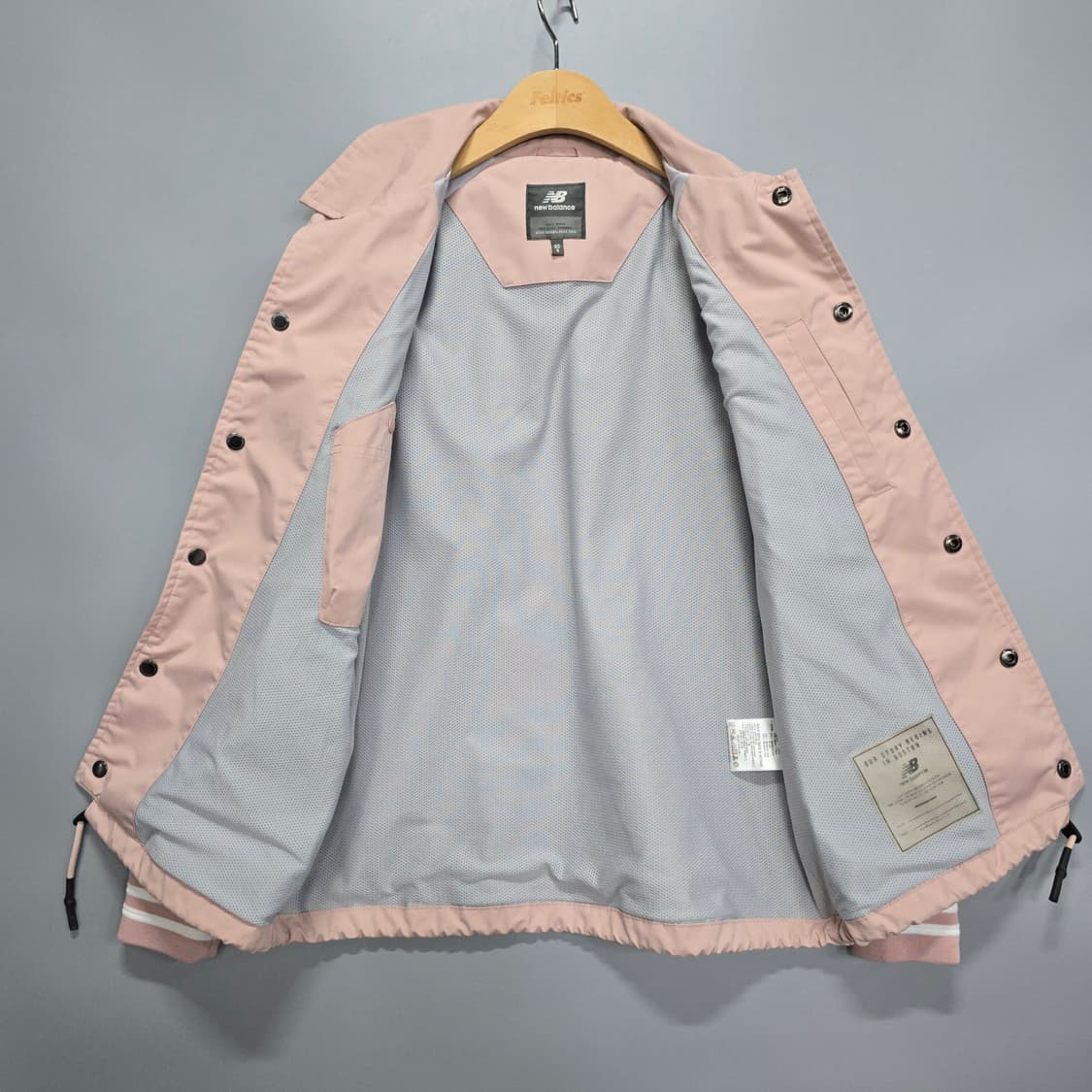 뉴발란스 코치 바람막이 자켓 S 상품이미지3