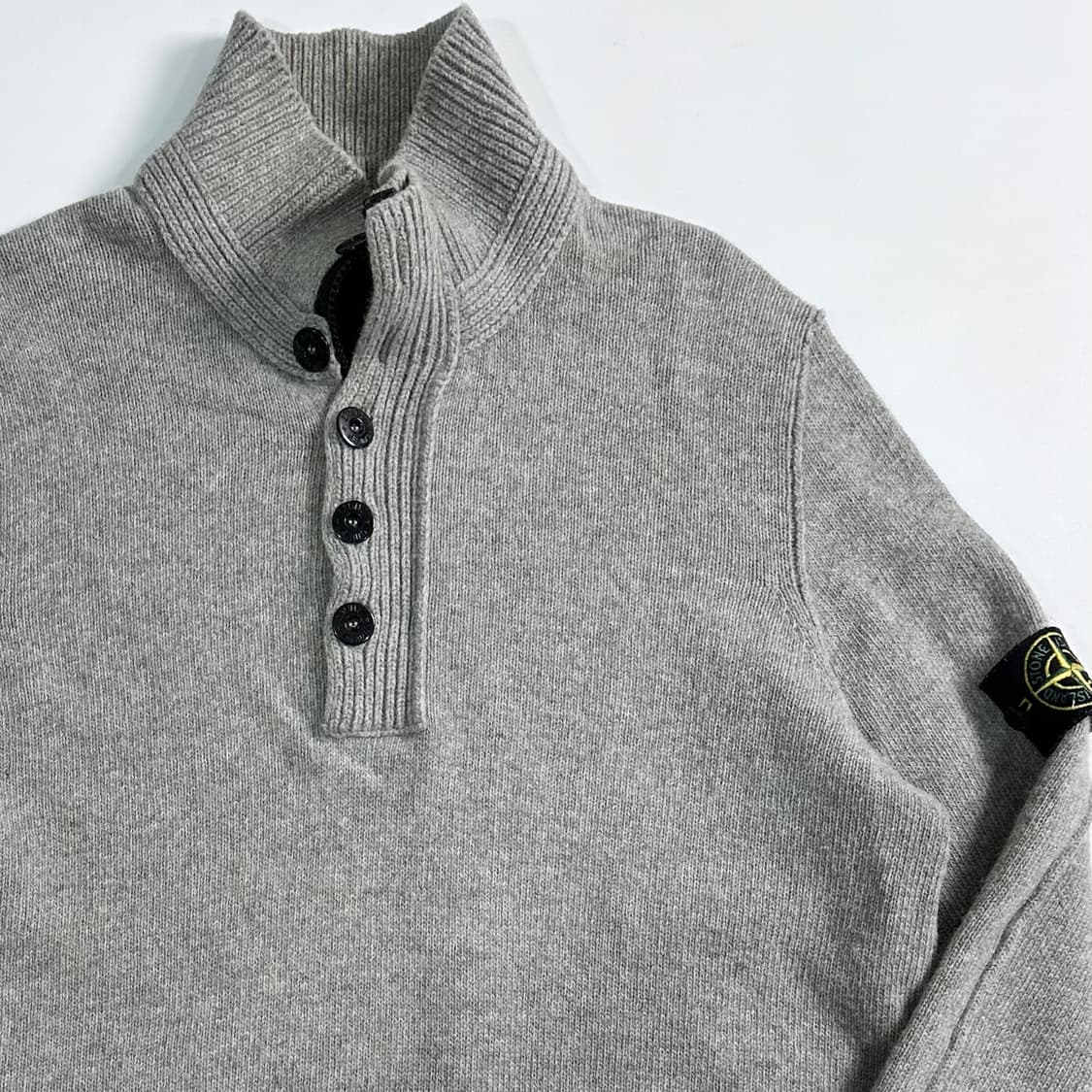 스톤아일랜드 그레이 울 버튼 반집업 상품이미지2