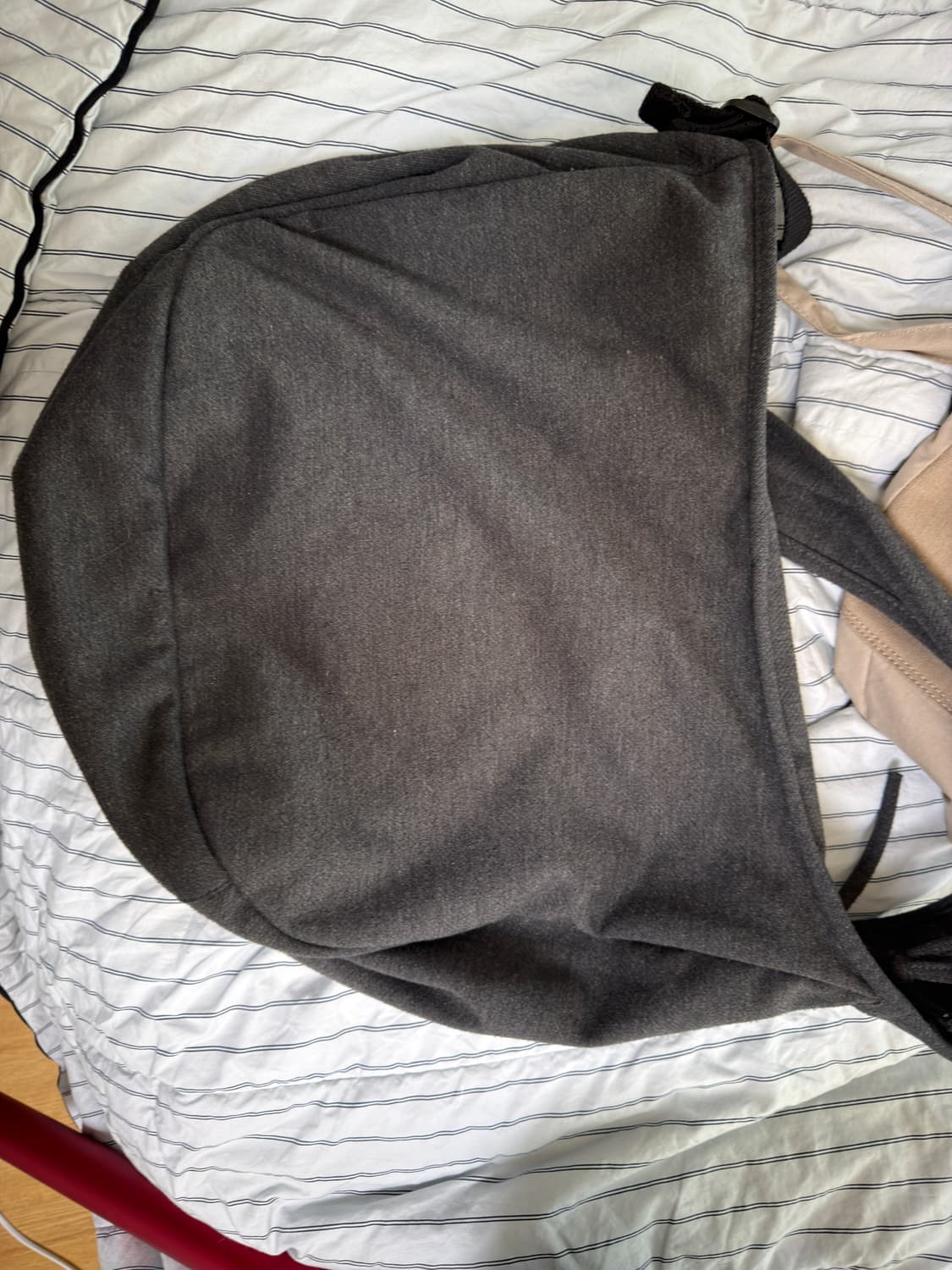 산산기어 WOOL BODY BAG [CHARCOAL] 상품이미지3