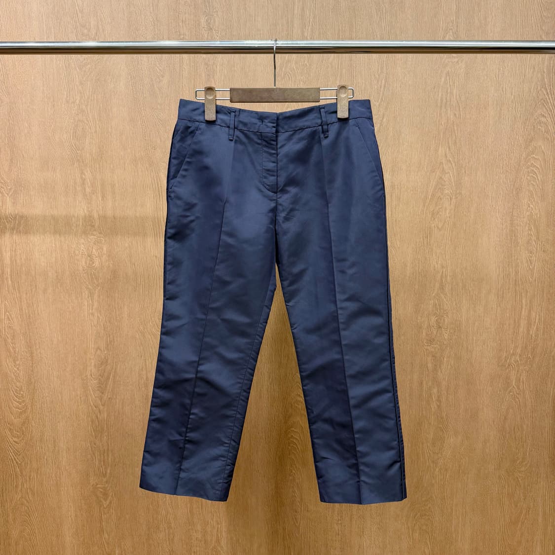 프라다 센터프레스 크롭 슬랙스 슬림 스트레이트 핏 클래식 네이비 상품이미지2