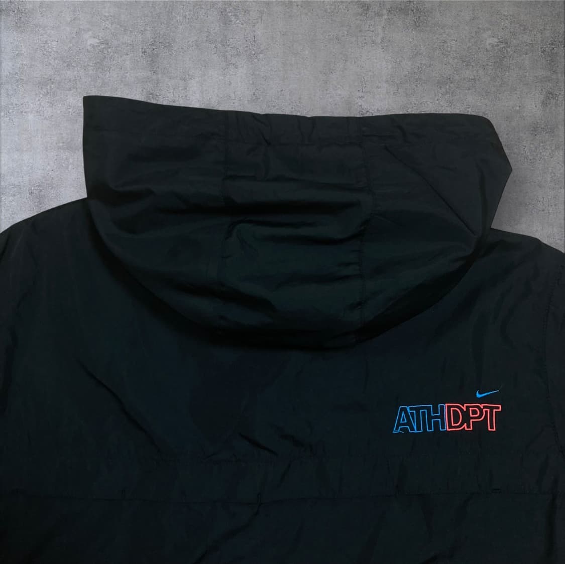 나이키 스우시 스몰 로고 블랙 바람막이 상품이미지3