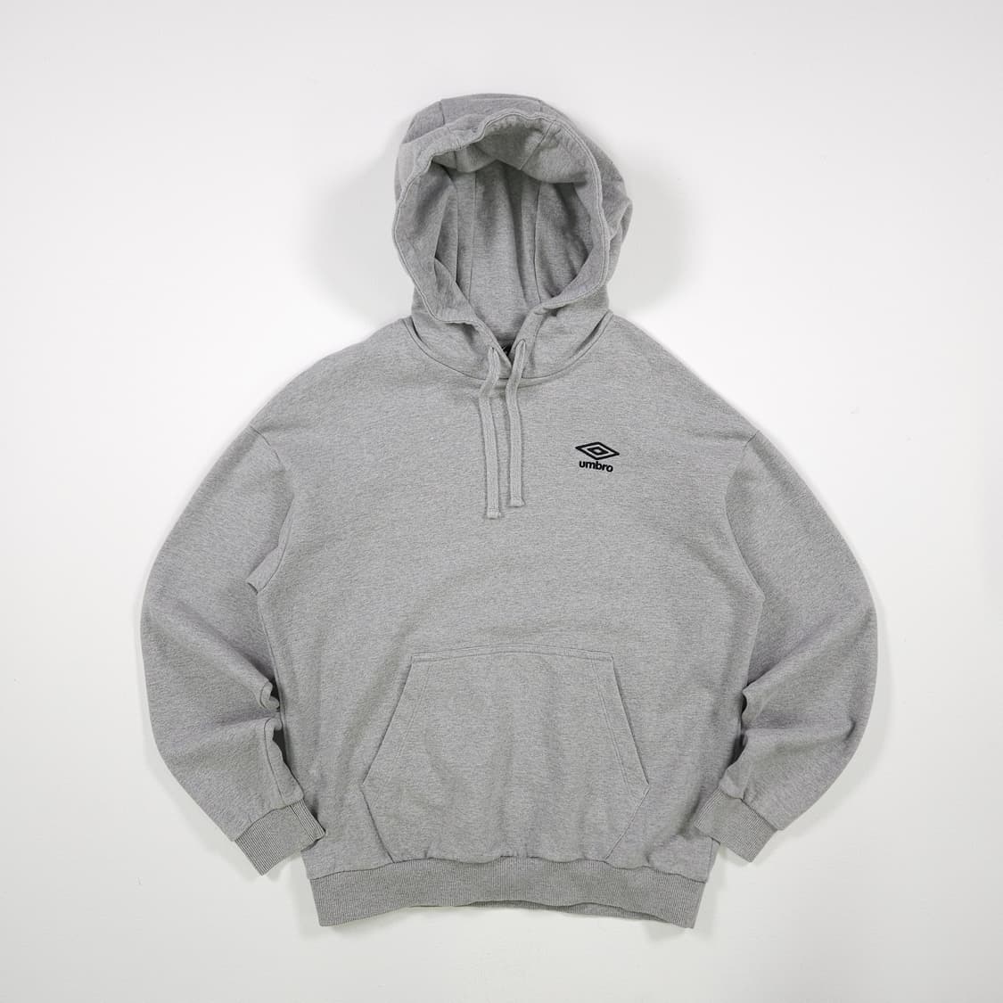 엄브로 로고 후드티 상품이미지1