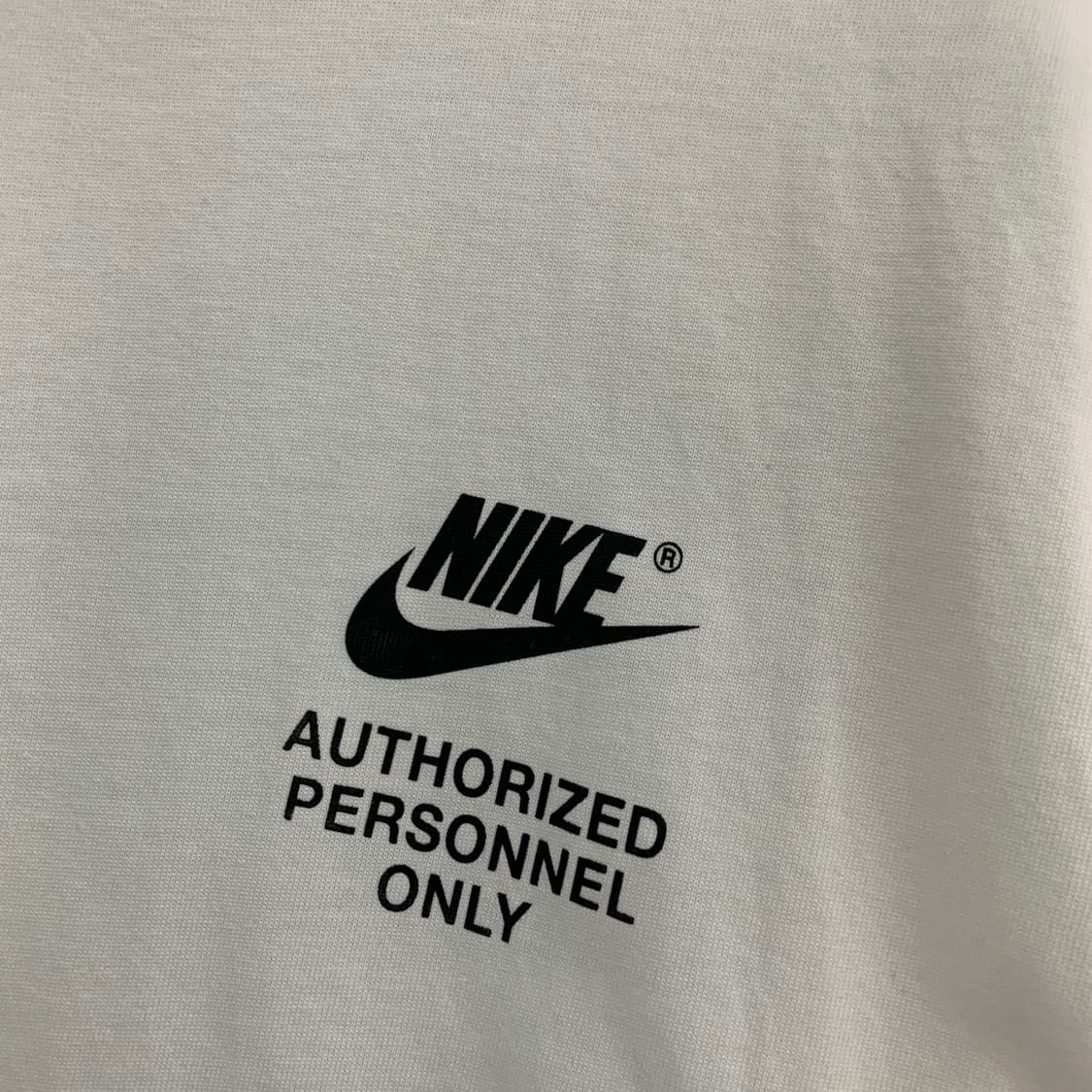 XL 나이키 NSW 오서라이즈드 루즈핏 프린팅 반팔티 상품이미지4
