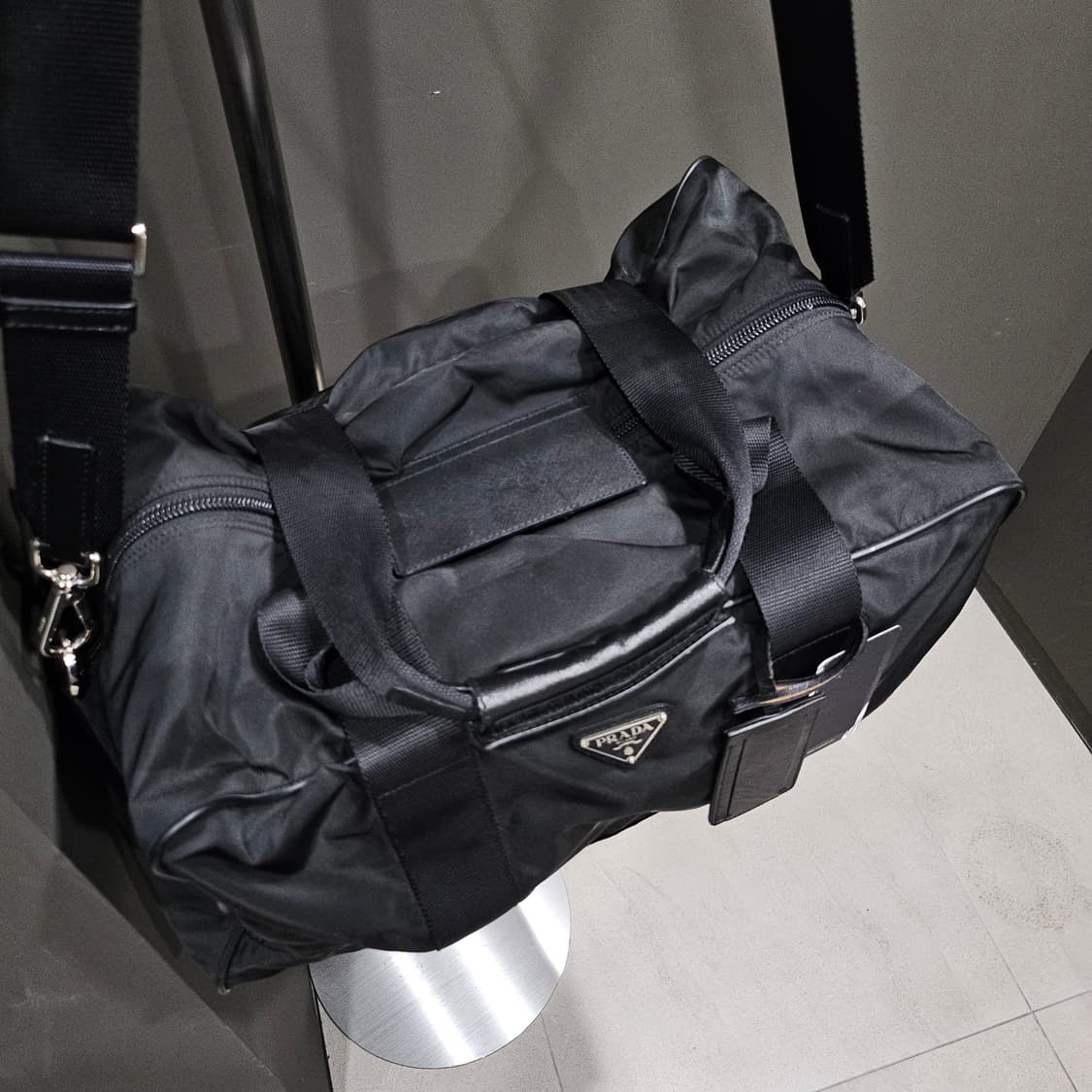 프라다 삼각로고 나일론 레더패치 보스턴 백 상품이미지4