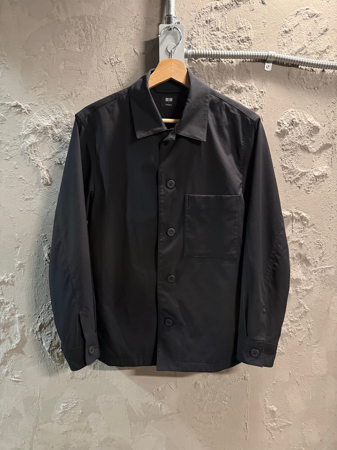유니클로 x 띠어리 UNIQLO x Theory 셔츠형 자켓 블랙 S 상품이미지1