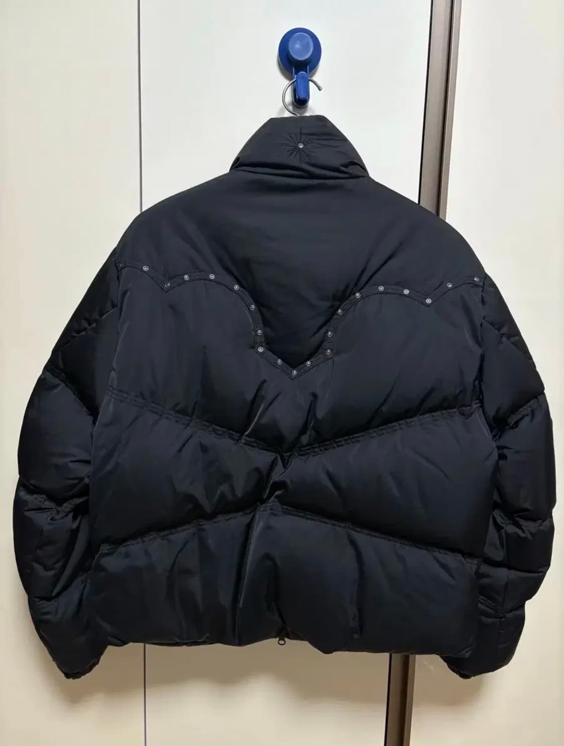 언어펙티드 X 이동휘 콜라보 stud down 점퍼 상품이미지3