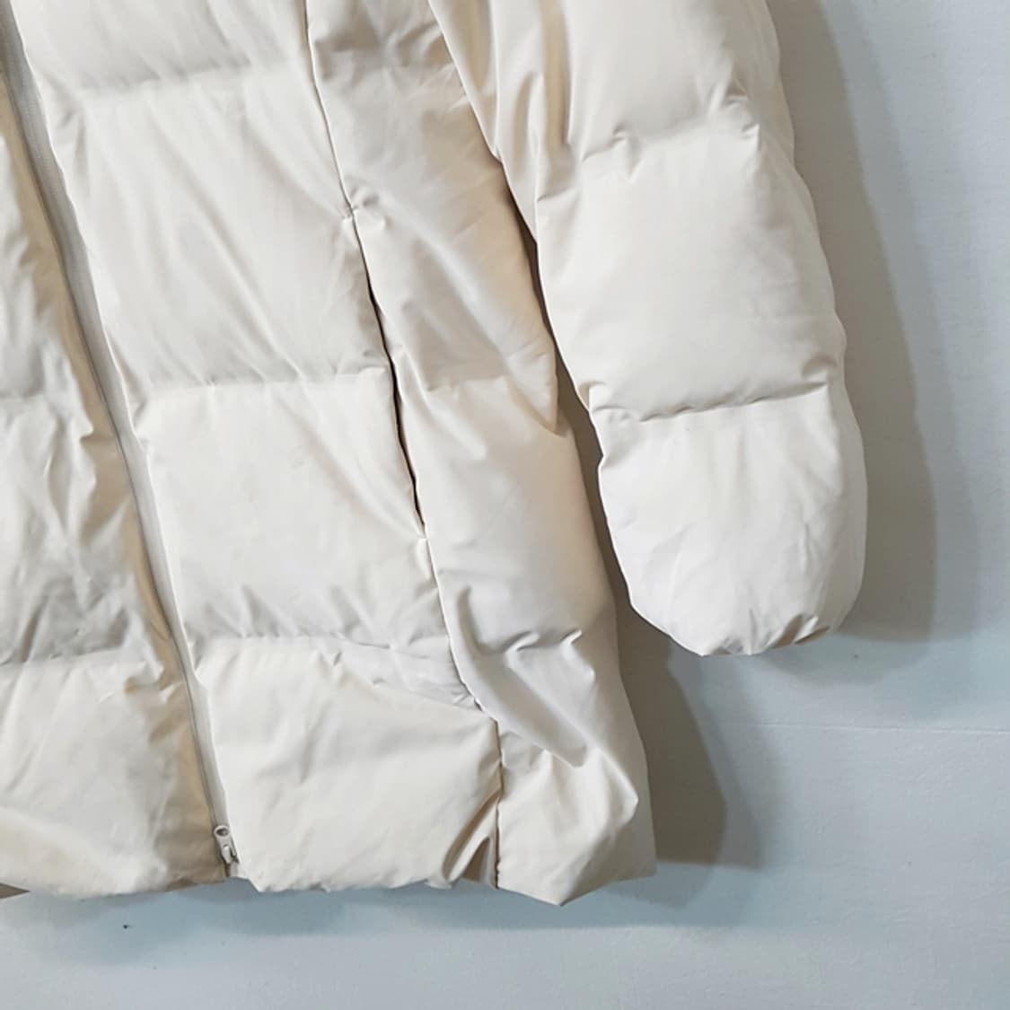 유니클로 심리스 다운 롱패딩 아이보리 상품이미지3