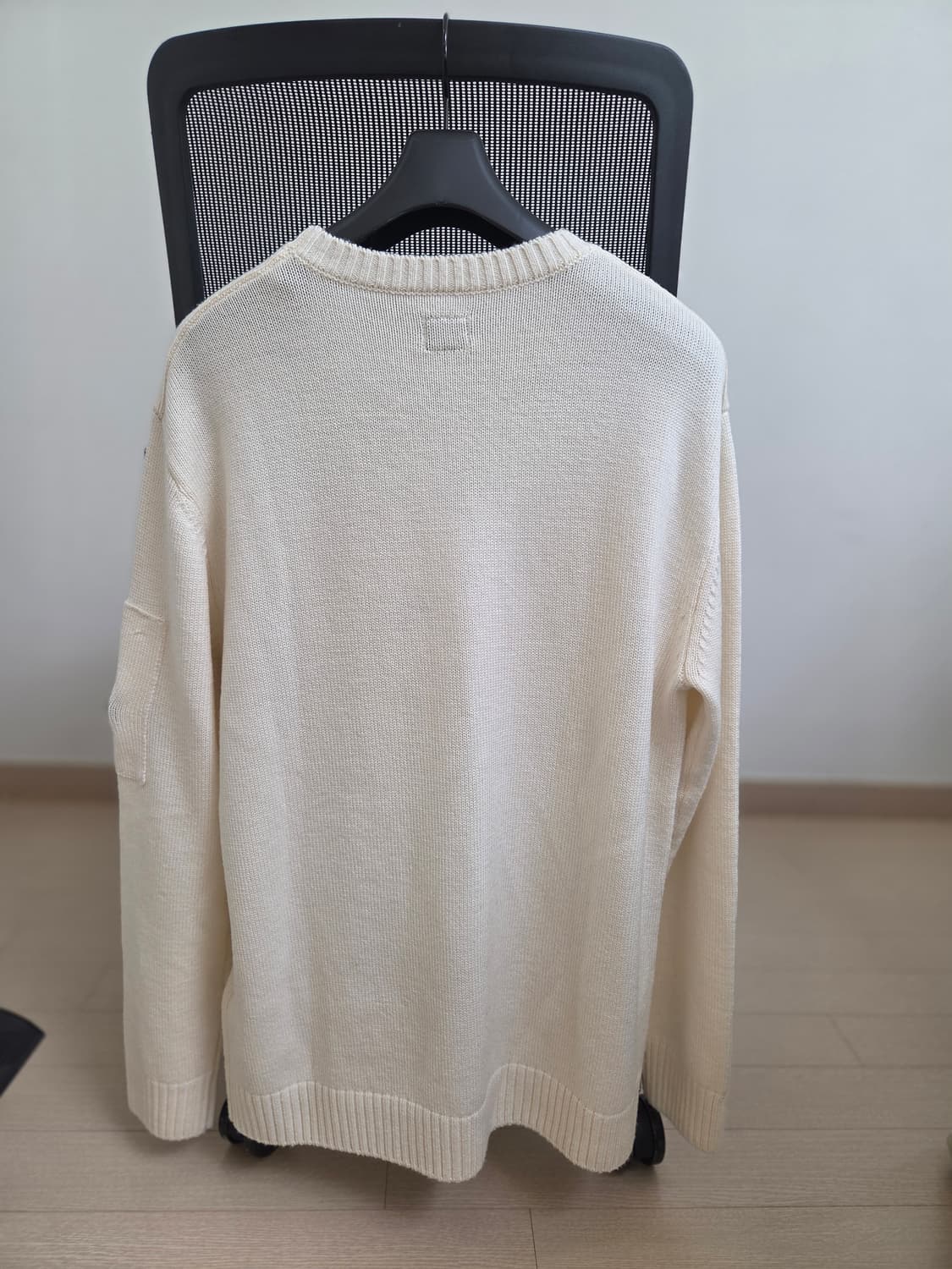 [정품] cp 컴퍼니 라나울 100% 오프화이트 렌즈 니트 XL size 상품이미지5