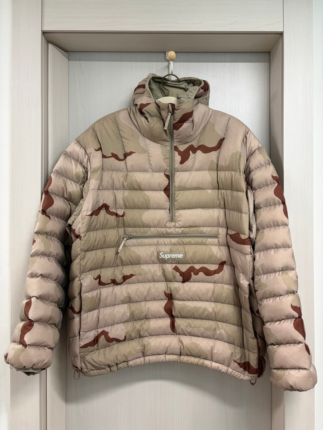 [XL] 슈프림 마이크로 다운 하프 집 후드 풀오버 데저트 카모 팜니다. 상품이미지1