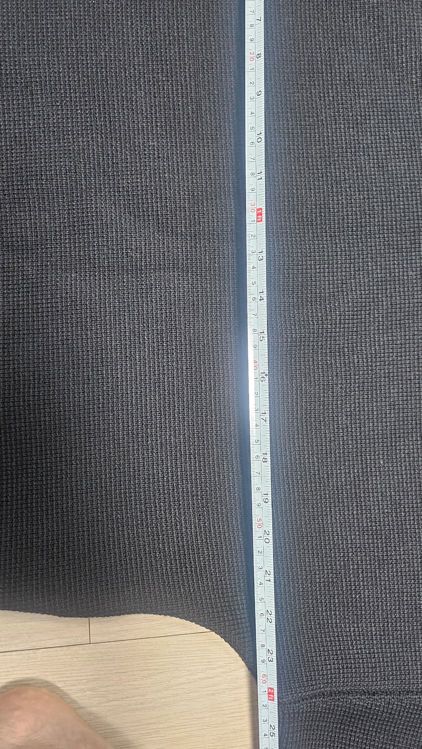 (새상품)자크뮈스 메리노울 넥 크롭 집업 스웨터 블랙/S 상품이미지7