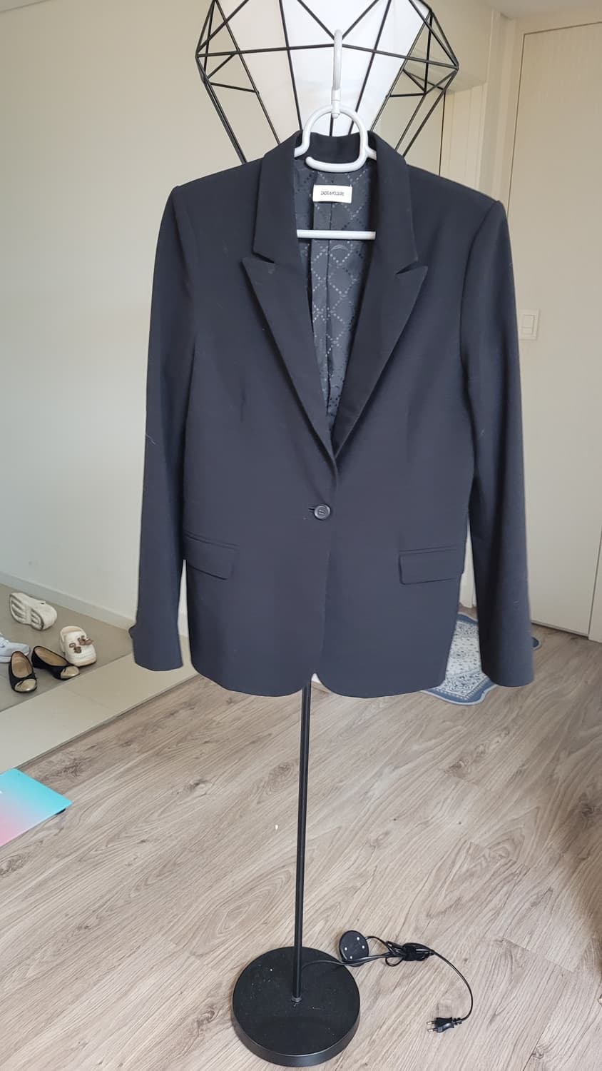 Zadig & Voltaire 자딕앤볼테르 블랙 해골 포인트 블레이저 상품이미지1