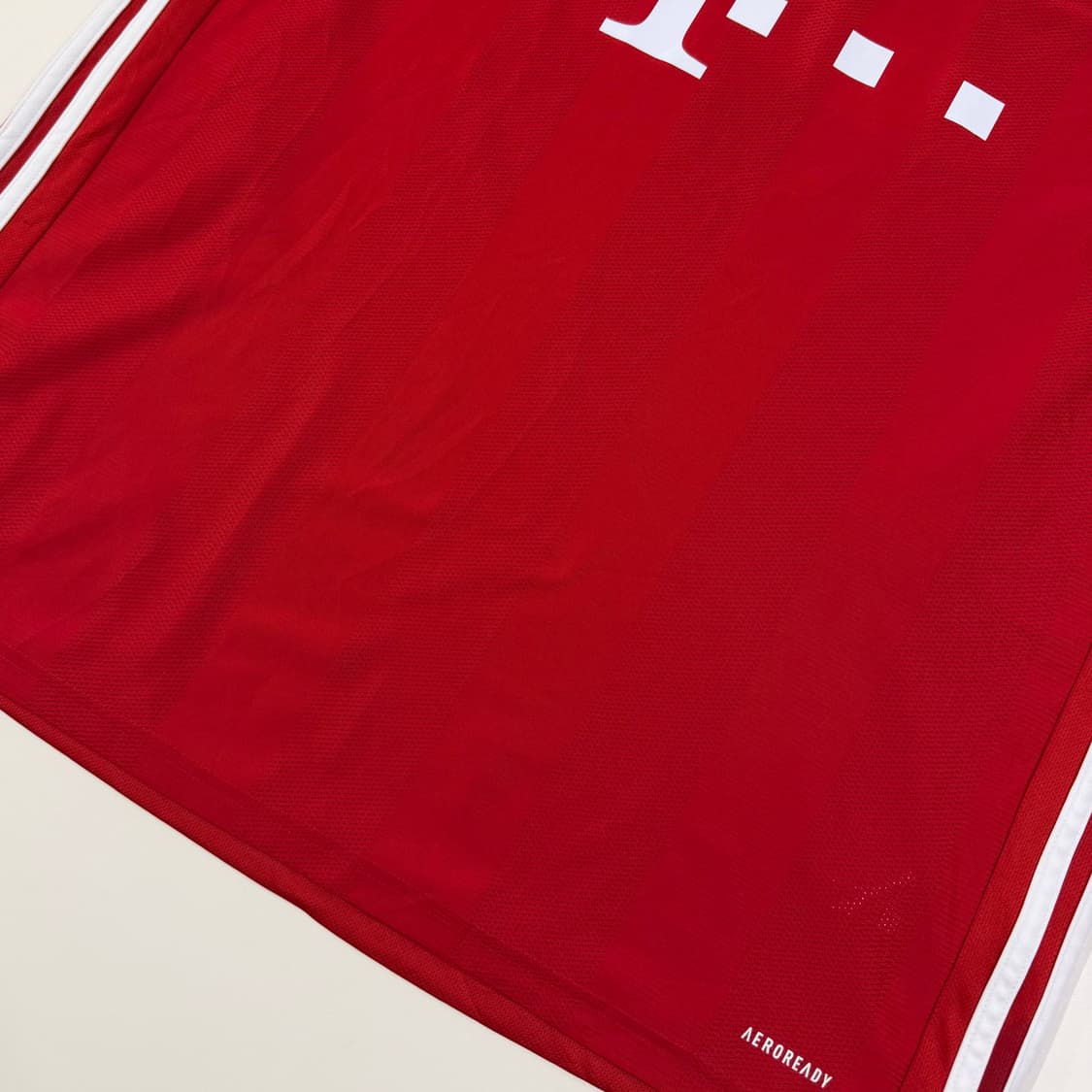 20-21 바이에른뮌헨 홈 레반도프스키 유니폼 상품이미지9