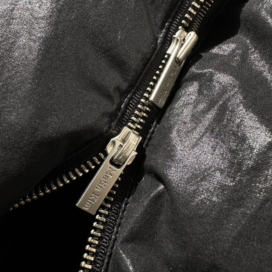 23fw 마뗑킴 로고 코팅 다운 패딩 점퍼 상품이미지8