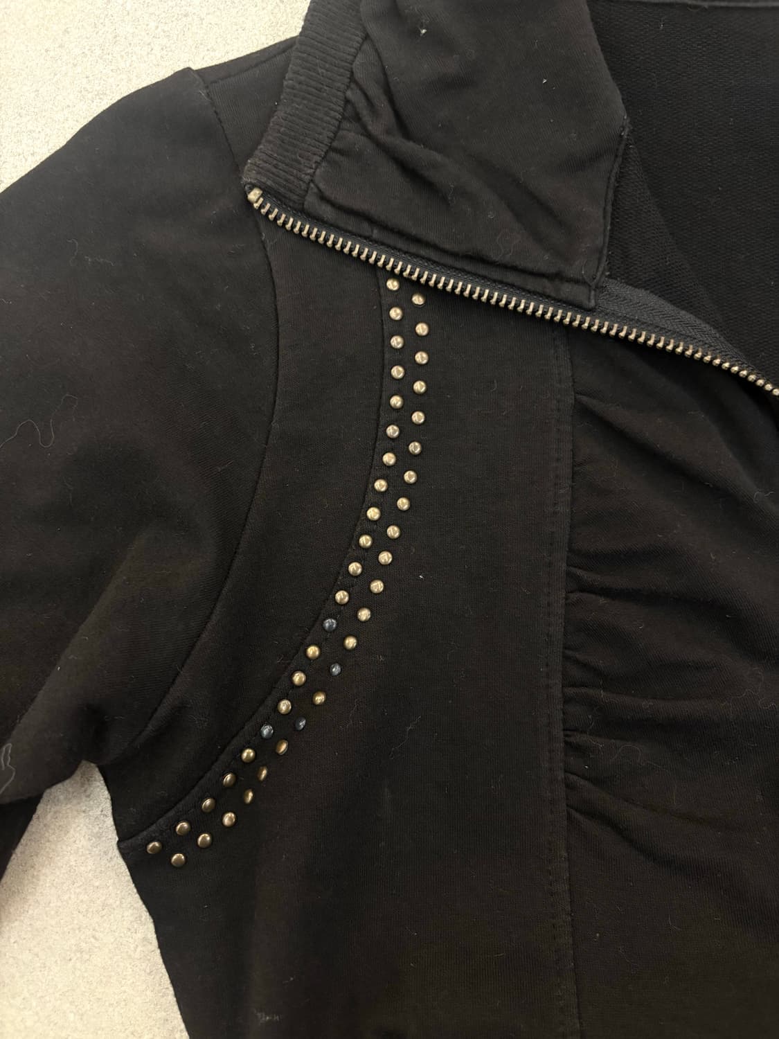 백프린팅 스터드 집업 상품이미지4