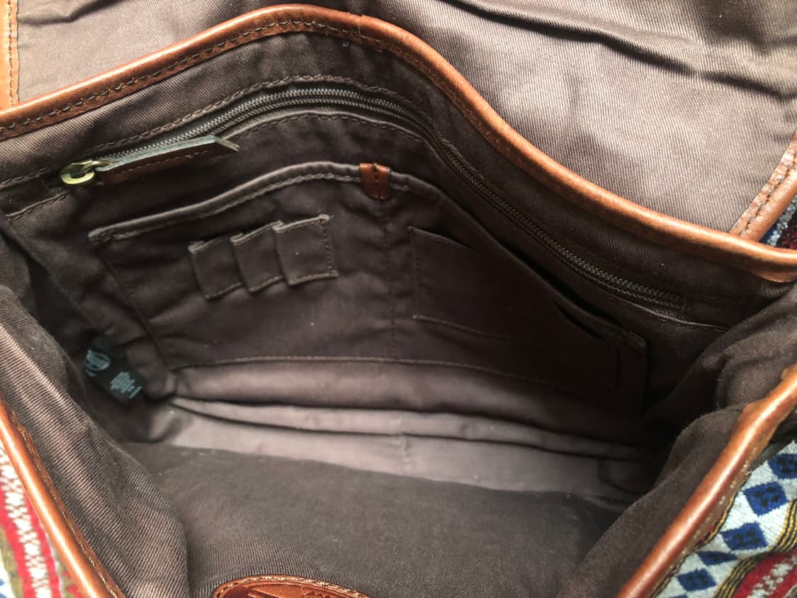 파슬 레더 크로스백 상품이미지5