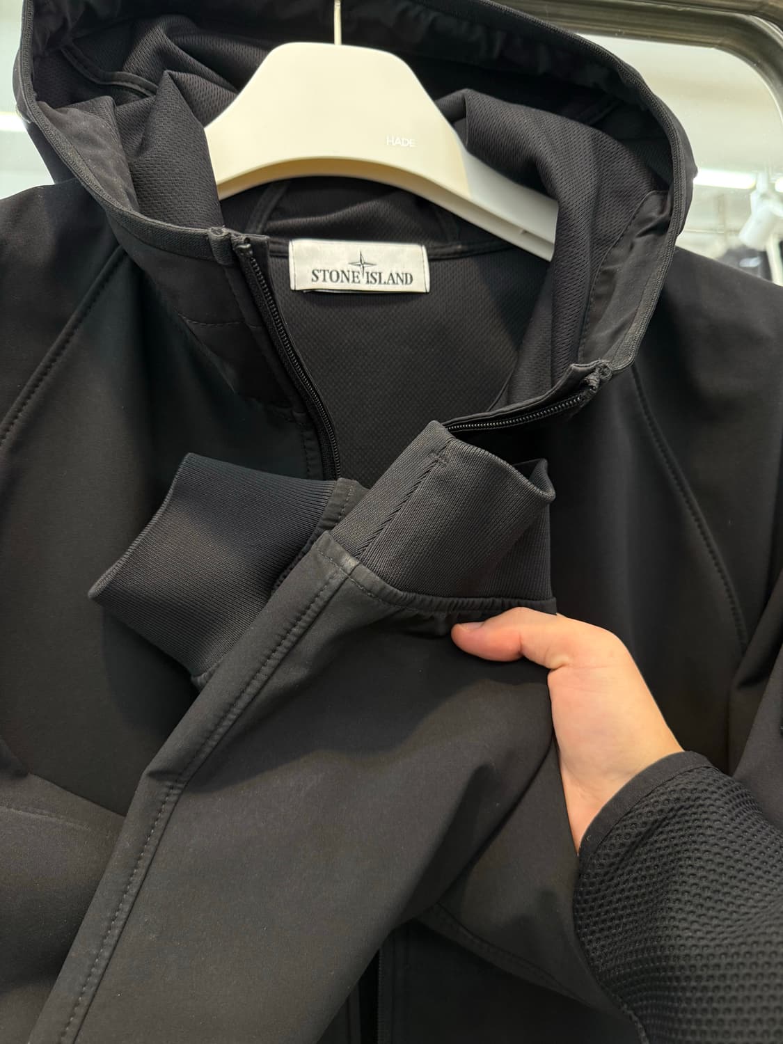 23ss 스톤아일랜드 소프트쉘 M 상품이미지4