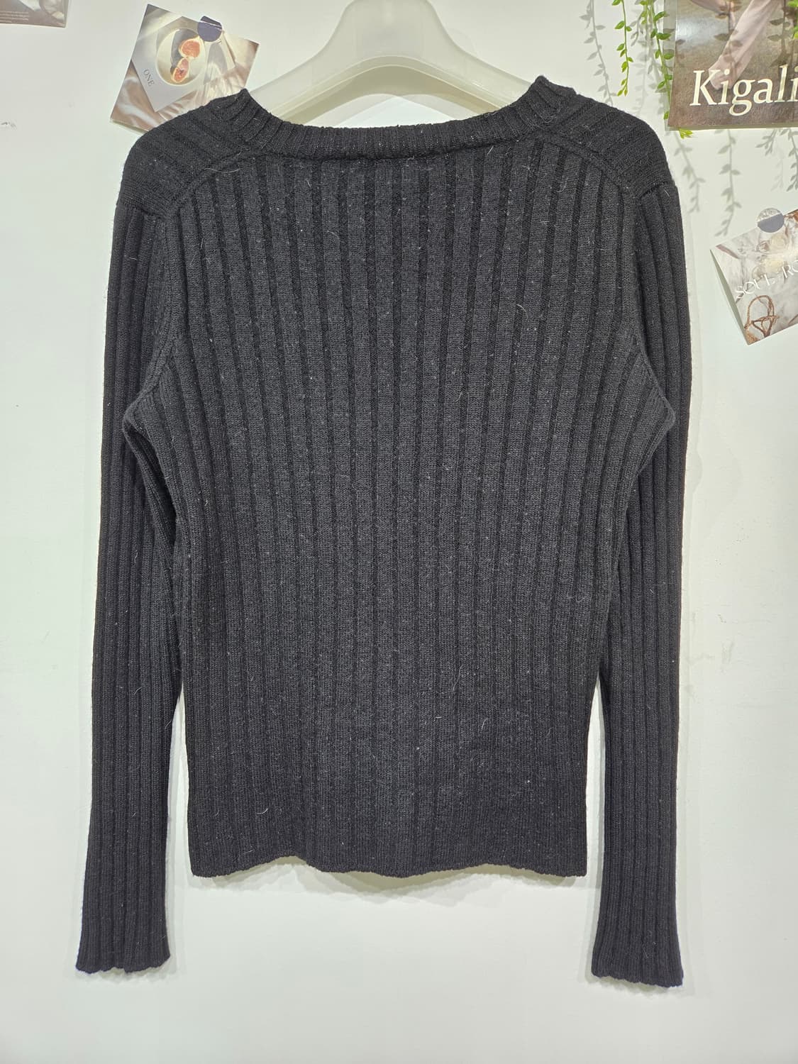 버버리 V넥 골지 니트 블랙 긴팔 상품이미지4